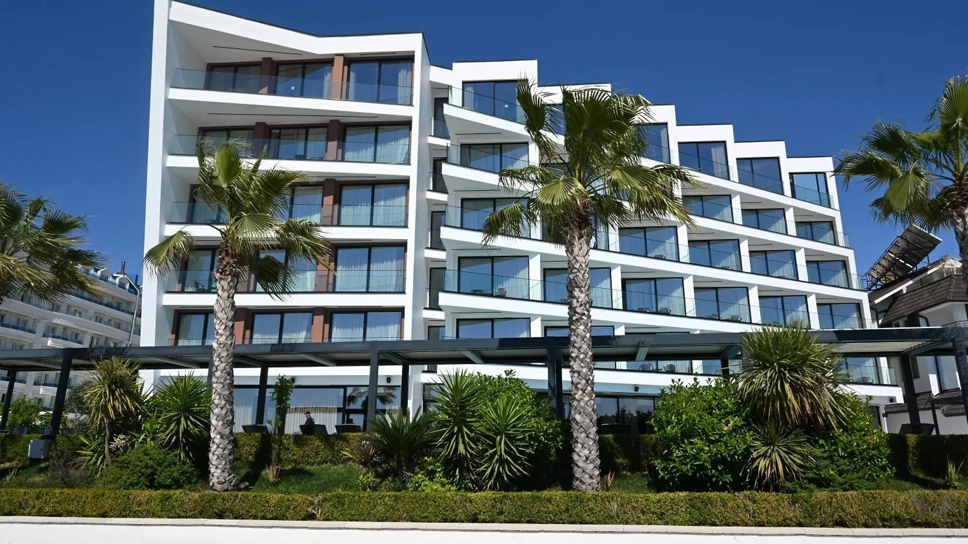 Hotel Luxury Premium Finese Golem