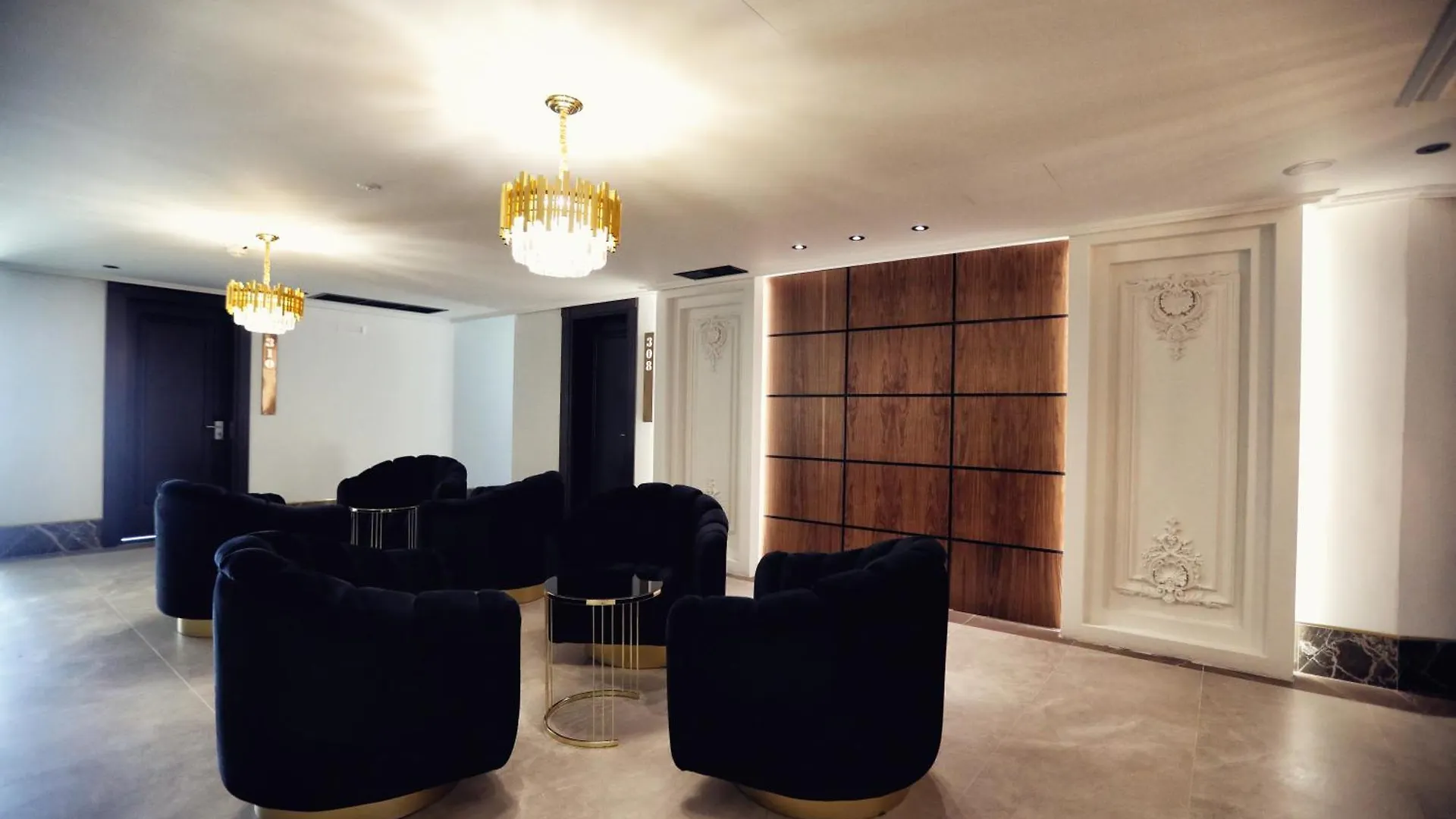 Hotel Luxury Premium Finese Golem